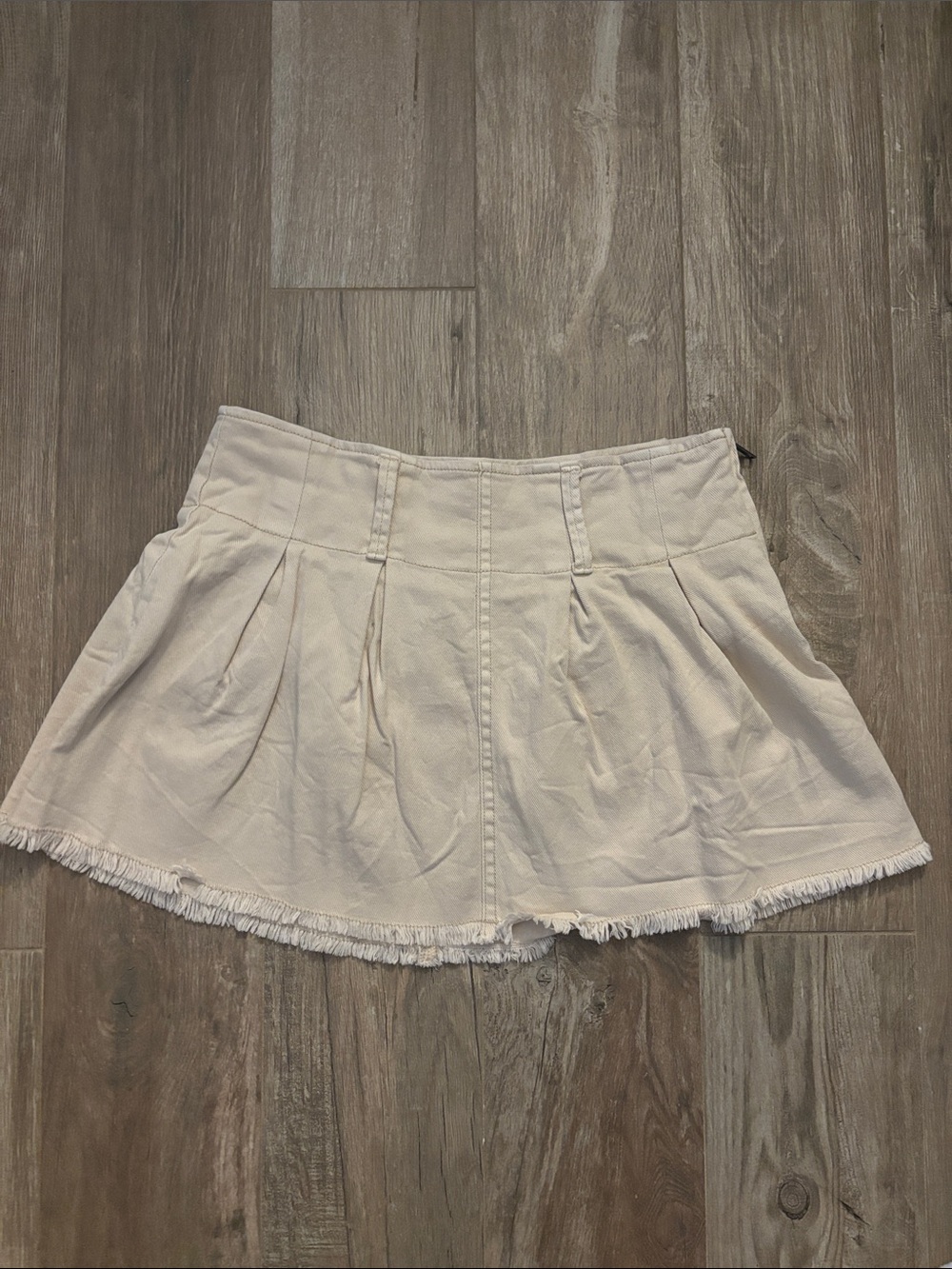 Women’s Tan Pleated Mini Skirt